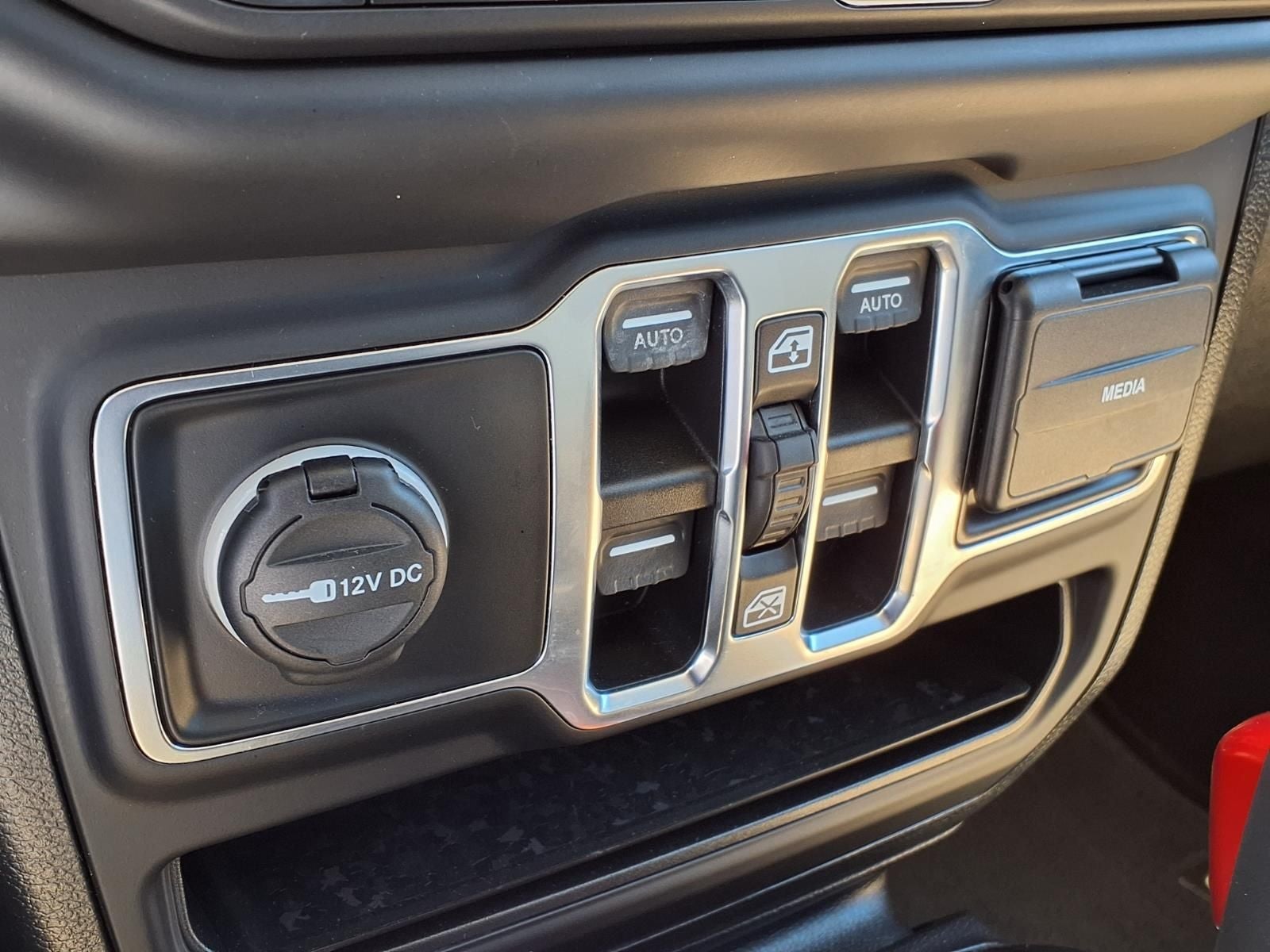 2019 Jeep Wrangler Unlimited Sahara 4X4 ACTIVE SAFETY PKG
