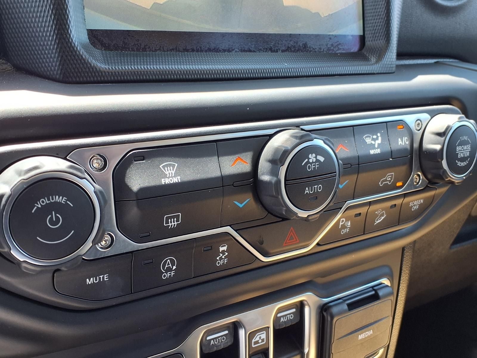 2019 Jeep Wrangler Unlimited Sahara 4X4 ACTIVE SAFETY PKG