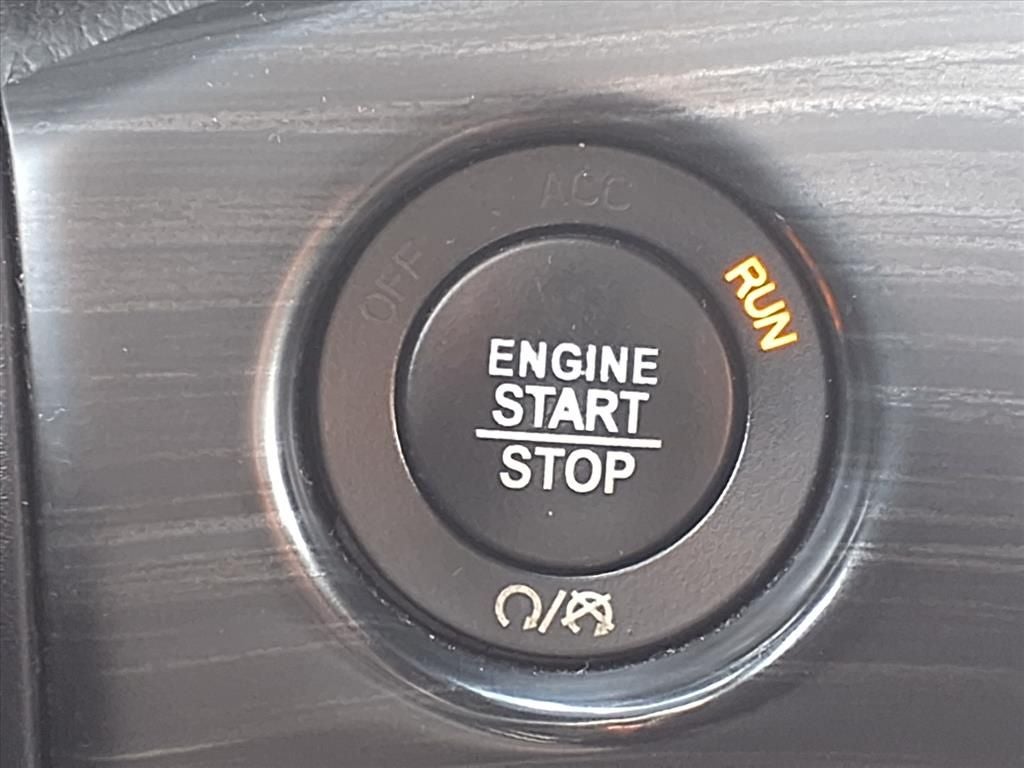 2019 Jeep Grand Cherokee Upland Edition w/SUNROOF