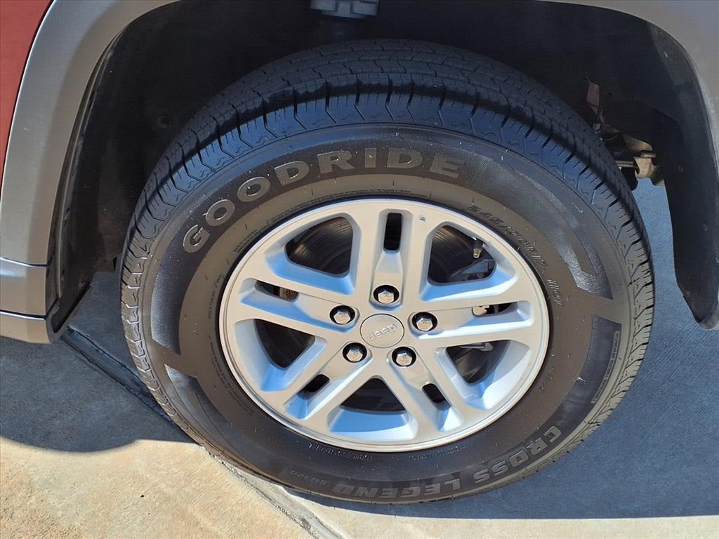 2024 Jeep Grand Cherokee Laredo APPLE CARPLAY & ANDROID AUTO