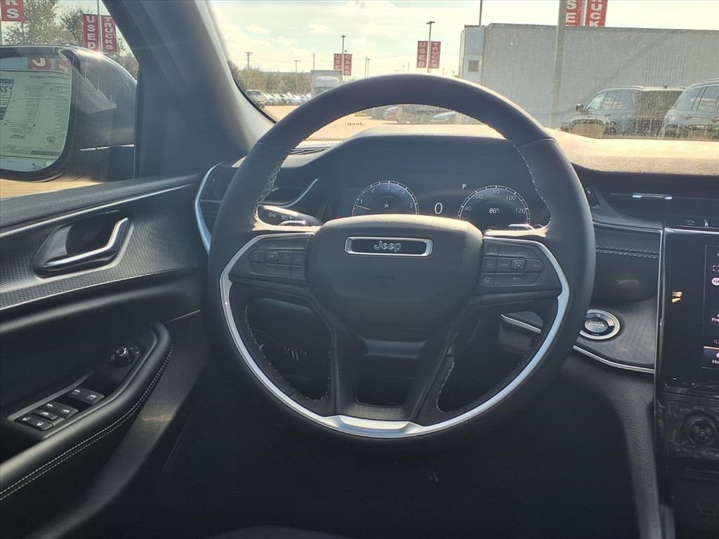 2025 Jeep Grand Cherokee Laredo