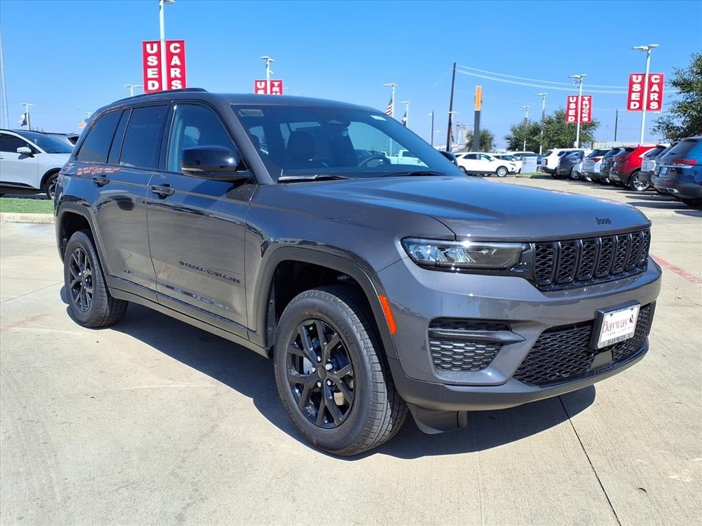 2025 Jeep Grand Cherokee Laredo
