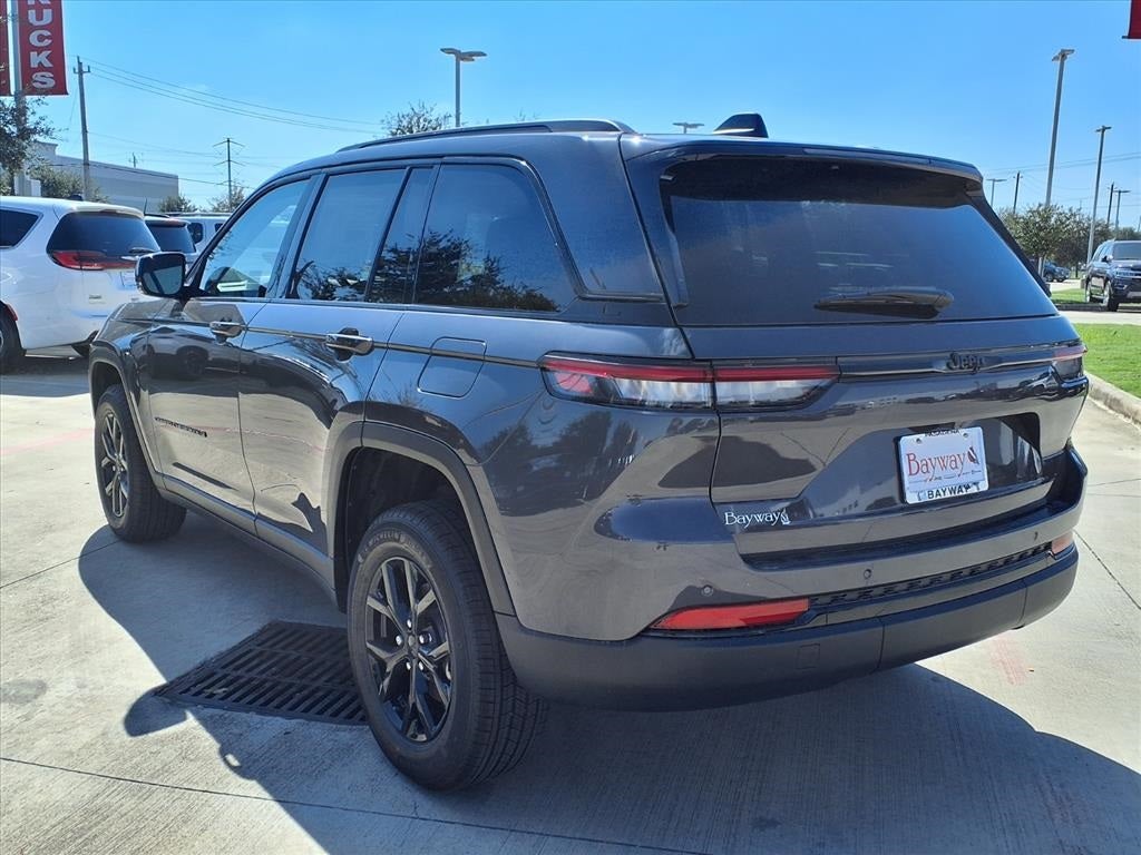 2025 Jeep Grand Cherokee Laredo