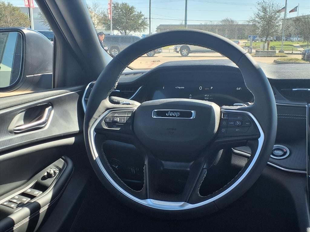 2026 Jeep Grand Cherokee Laredo