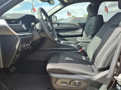 2025 Jeep Grand Cherokee Laredo X