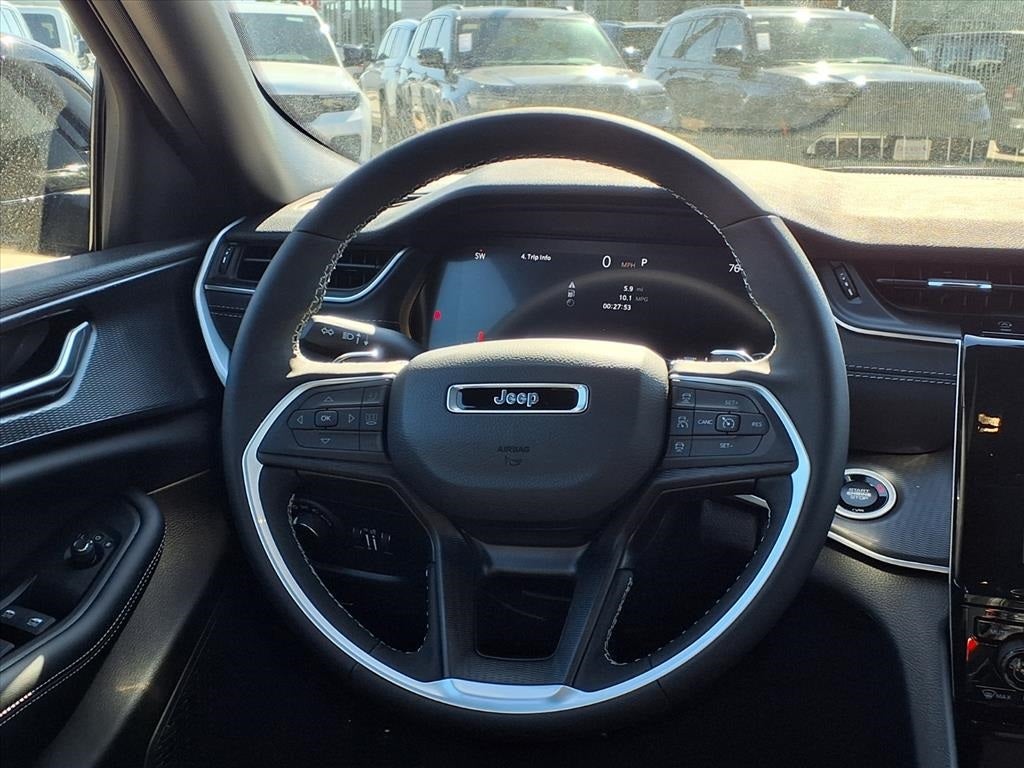 2025 Jeep Grand Cherokee Laredo