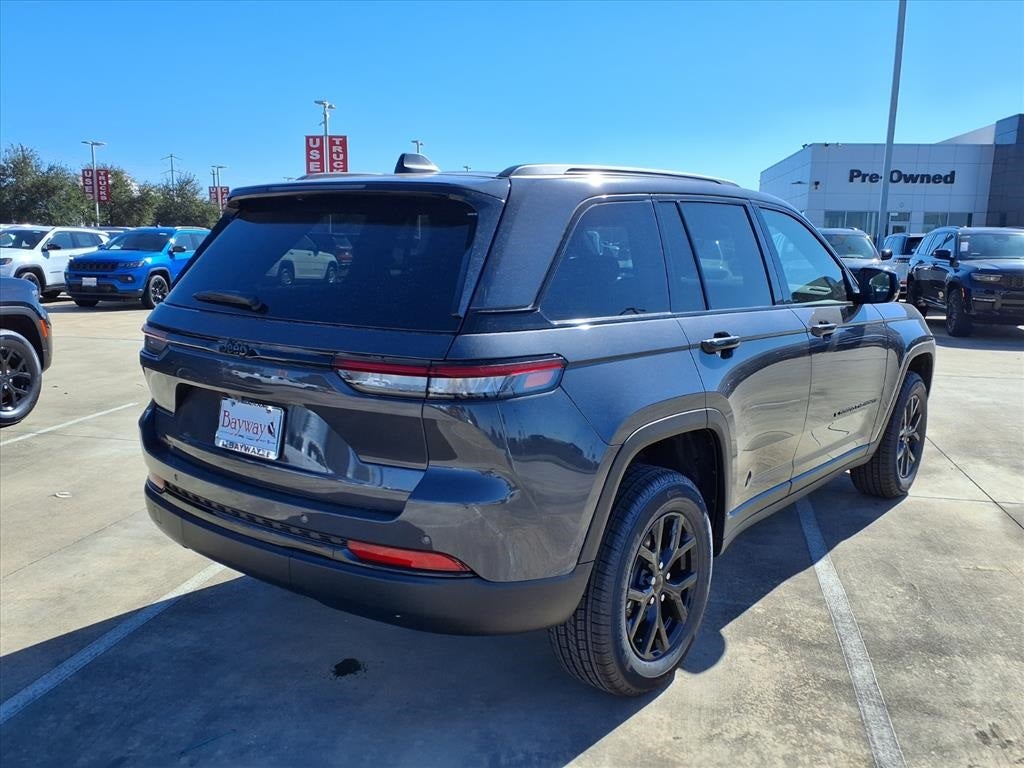 2025 Jeep Grand Cherokee Laredo