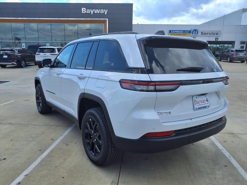 2025 Jeep Grand Cherokee Laredo