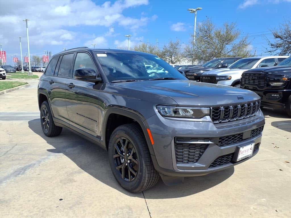 2026 Jeep Grand Cherokee Laredo