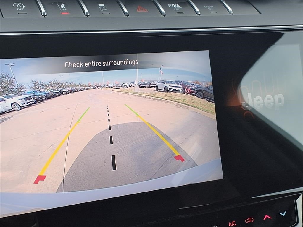 2026 Jeep Grand Cherokee Laredo