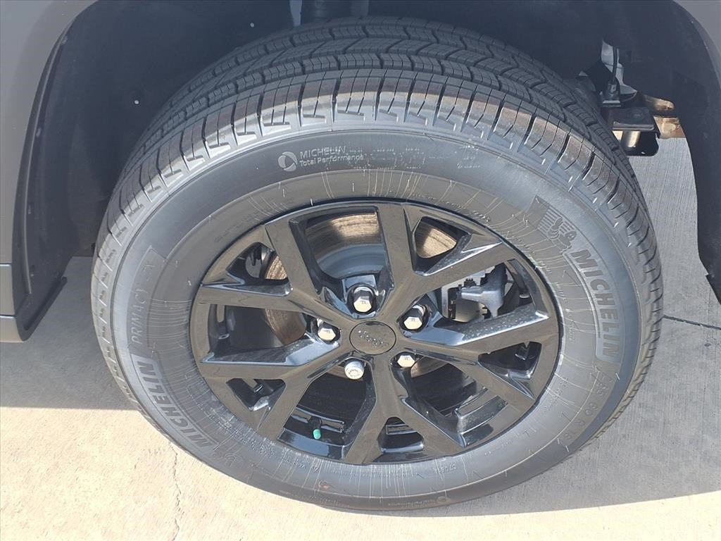 2026 Jeep Grand Cherokee Laredo