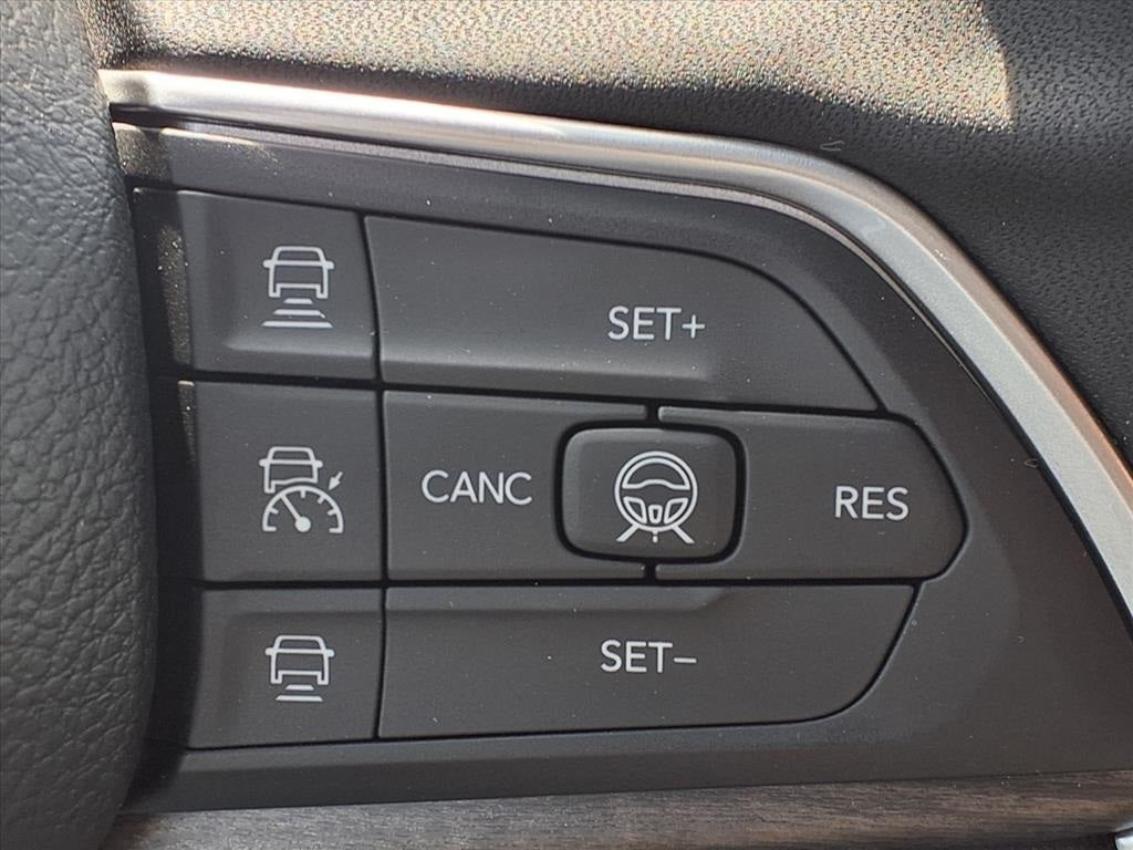 2026 Jeep Grand Cherokee Laredo