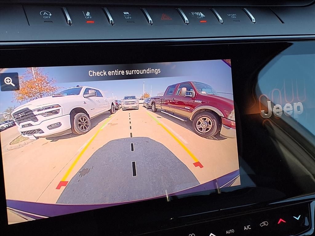 2026 Jeep Grand Cherokee Laredo