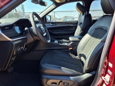 2026 Jeep Grand Cherokee Laredo