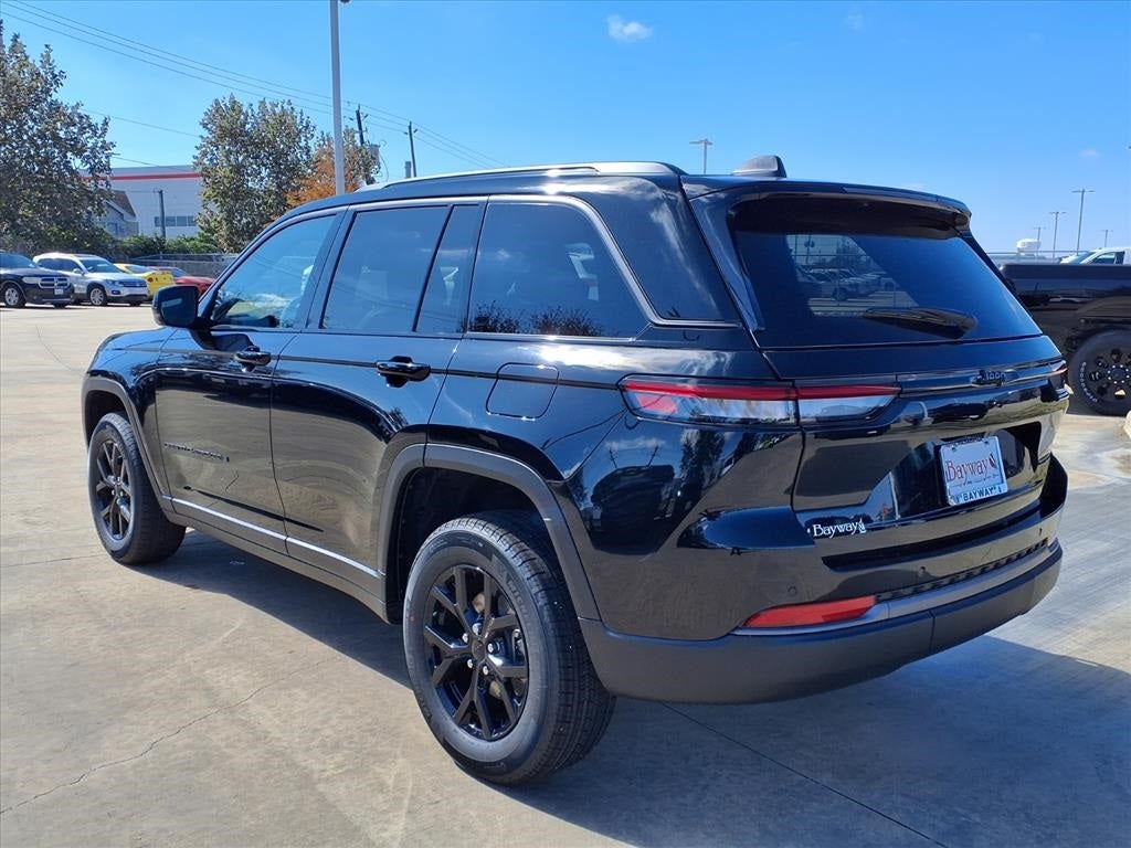2026 Jeep Grand Cherokee Laredo