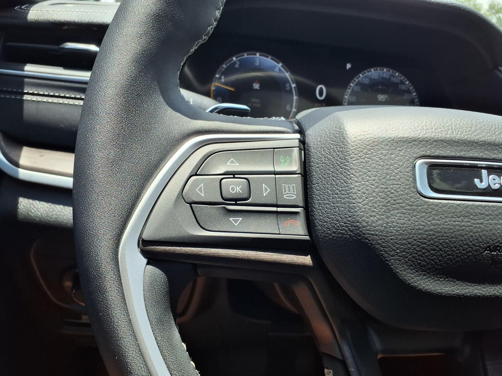 2025 Jeep Grand Cherokee Limited 4X4 BLACKOUT