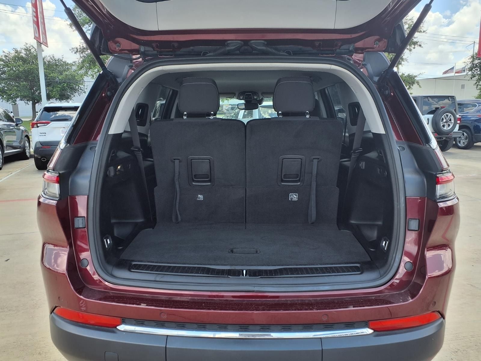 2023 Jeep Grand Cherokee L Laredo BLIND-SPOT