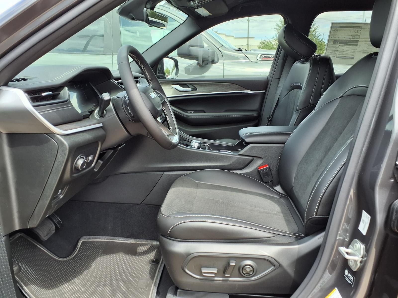 2026 Jeep Grand Cherokee L Laredo