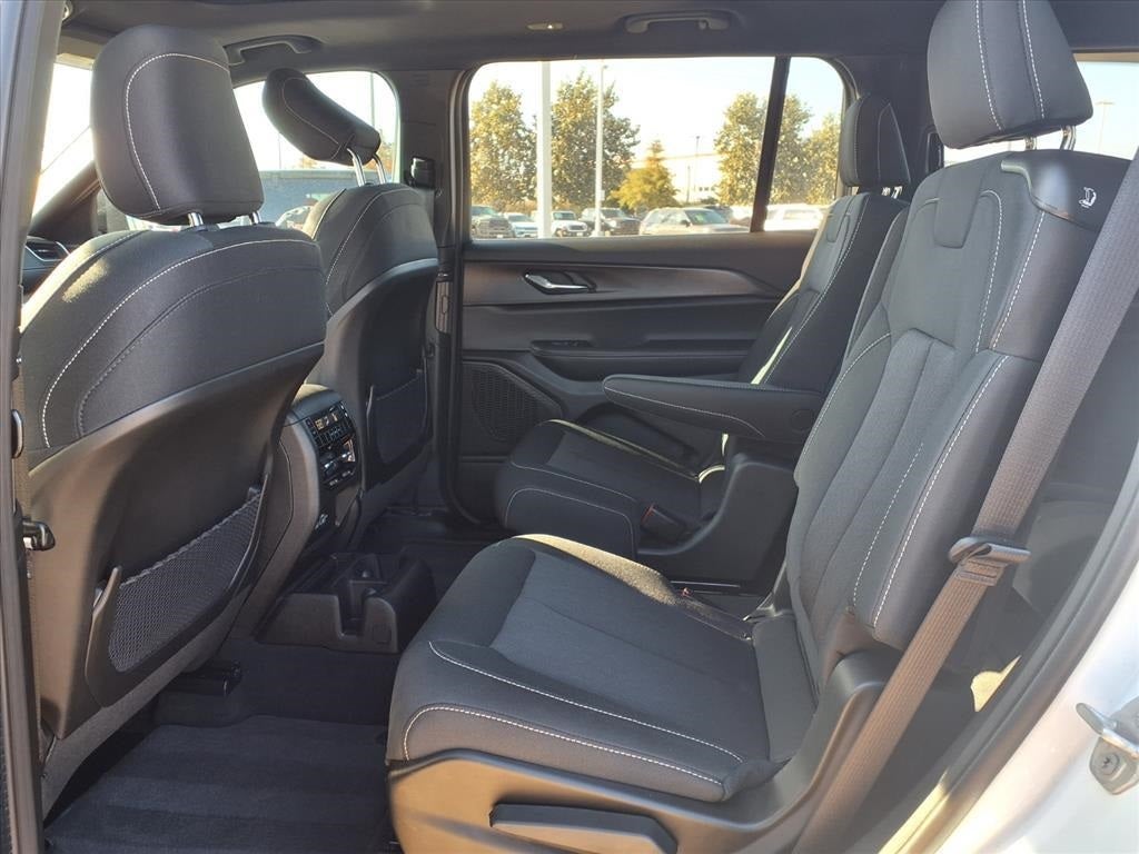 2025 Jeep Grand Cherokee L Laredo X 4X4