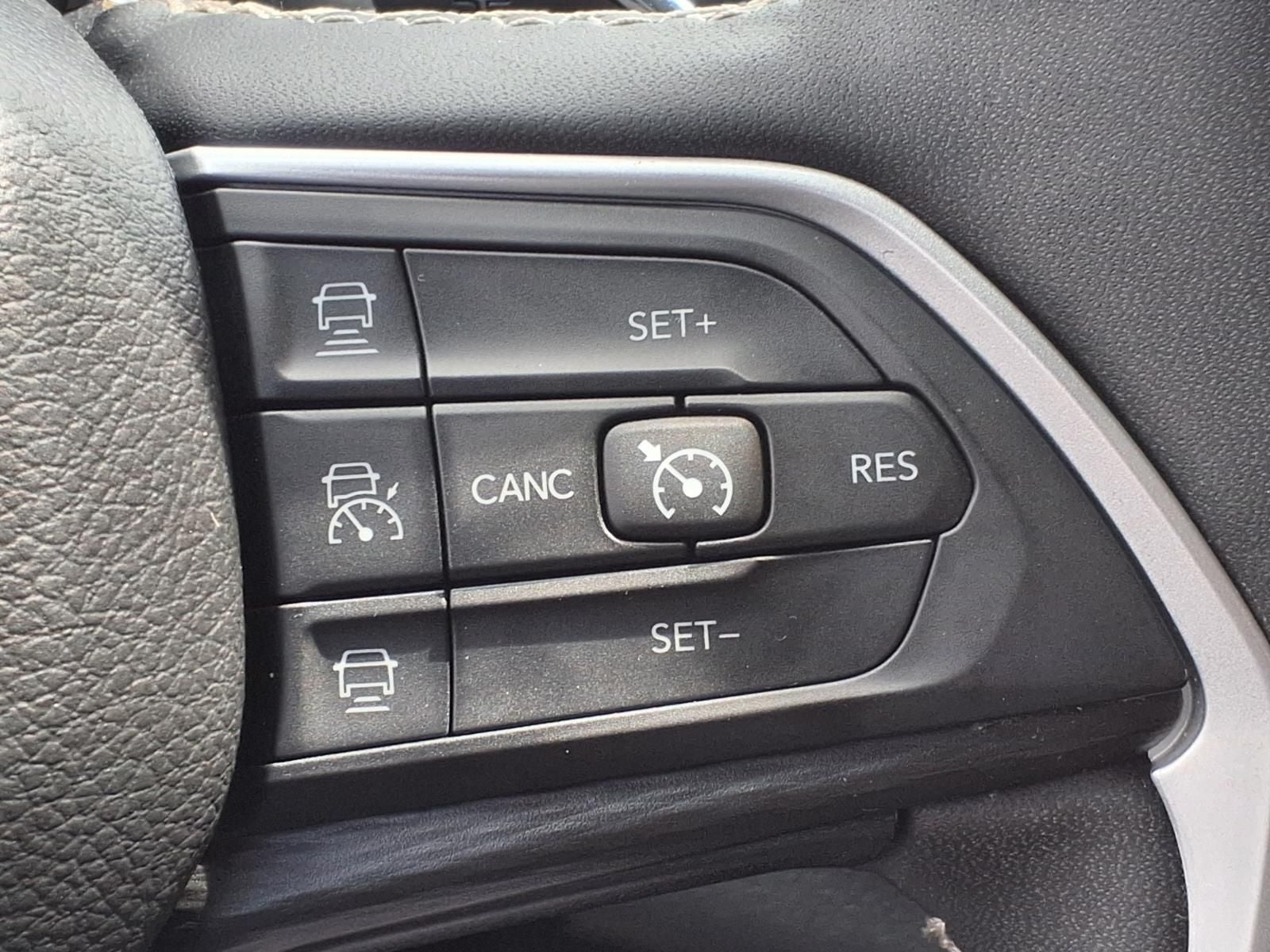 2023 Jeep Grand Cherokee L Altitude 4X4 SUNROOF