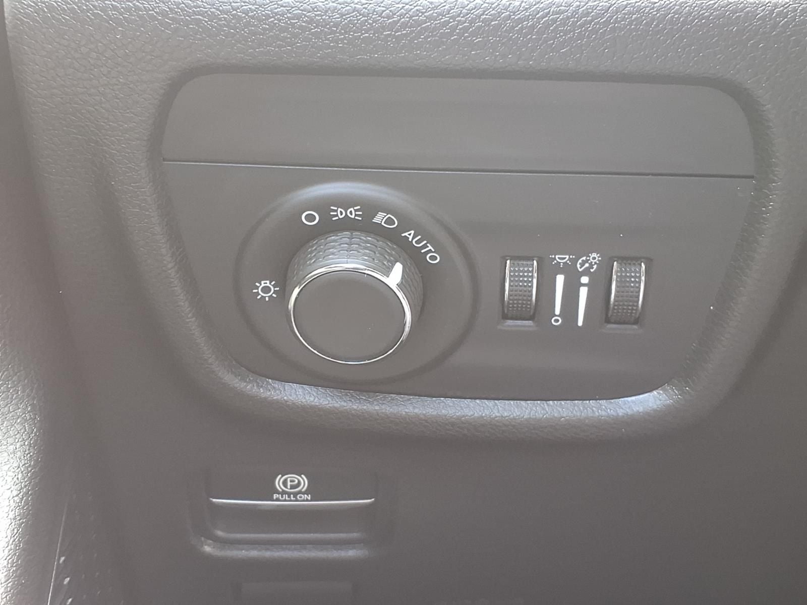 2023 Jeep Grand Cherokee L Altitude 4X4 SUNROOF