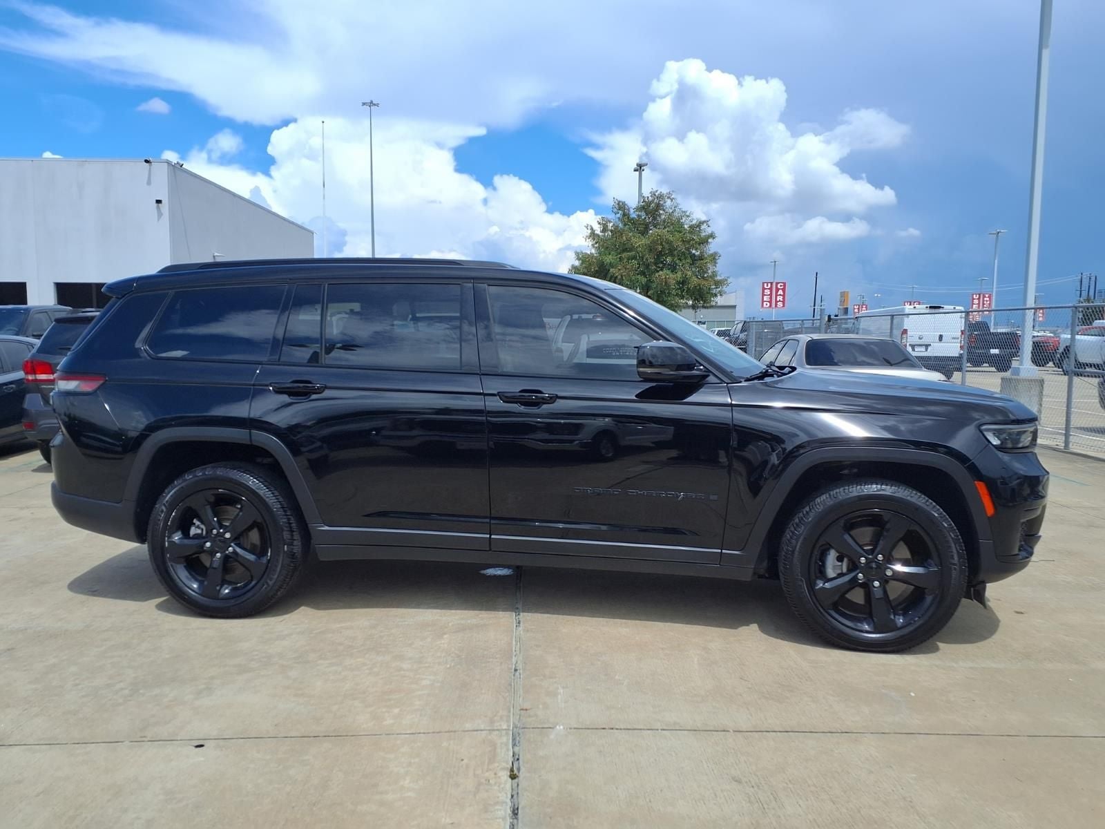 2023 Jeep Grand Cherokee L Altitude 4X4 SUNROOF