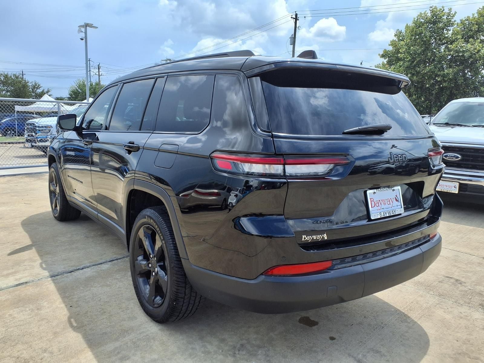 2023 Jeep Grand Cherokee L Altitude 4X4 SUNROOF