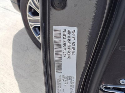 2024 Jeep Wagoneer L Series II BLIND-SPOT & PARKSENSE­®