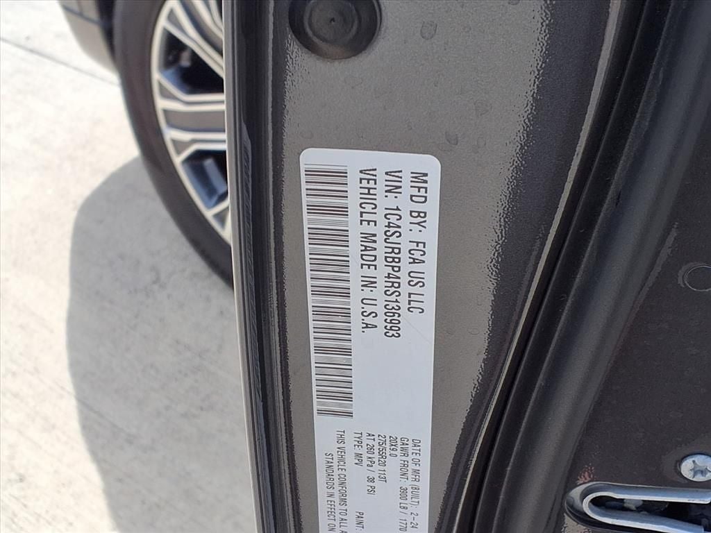 2024 Jeep Wagoneer L Series II BLIND-SPOT & PARKSENSE­®