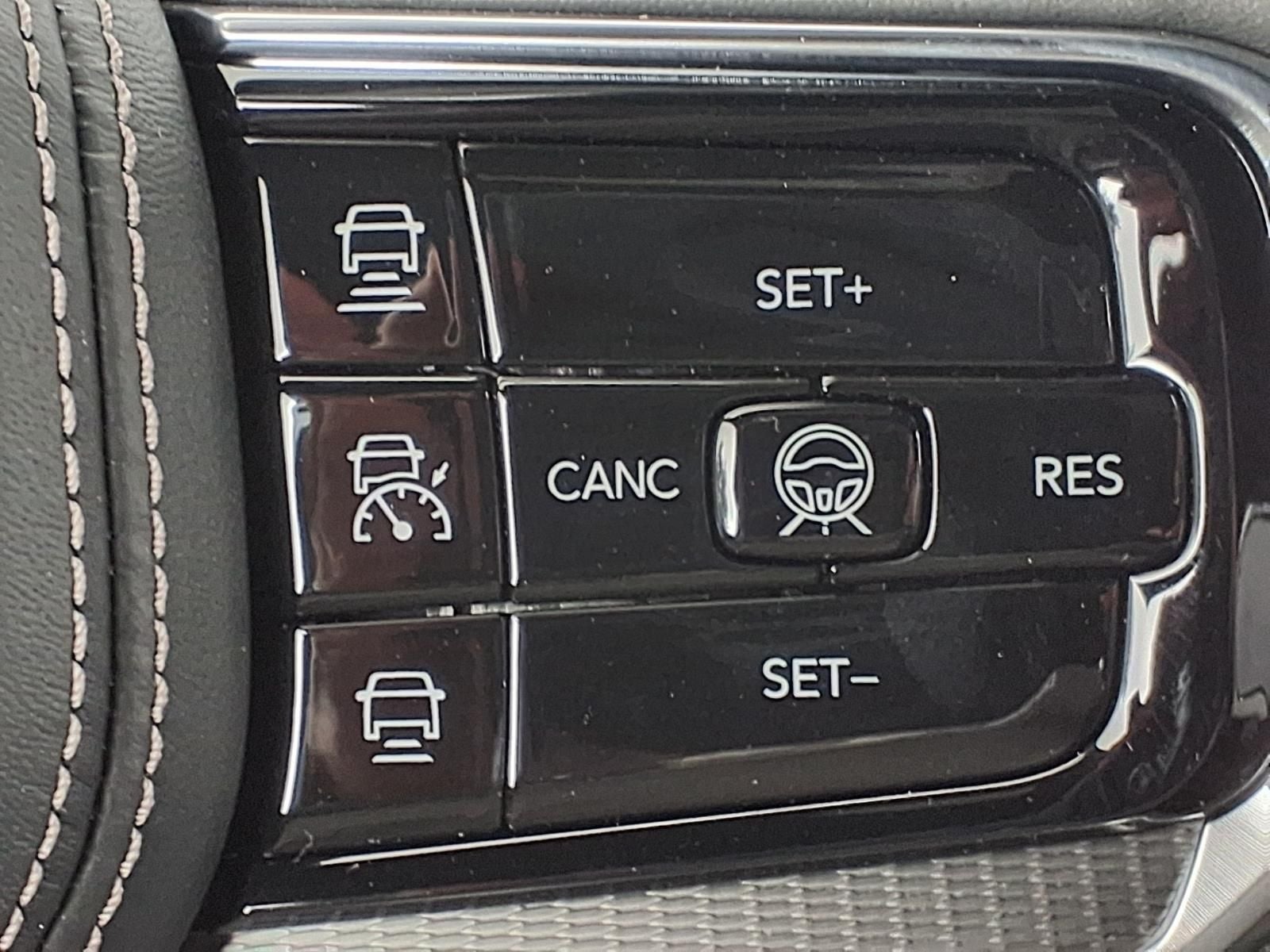 2026 Jeep Grand Wagoneer L Summit Obsidian