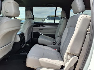 2026 Jeep Grand Wagoneer 4x2