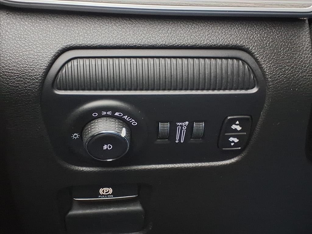 2024 Jeep Wagoneer Series II 2ND-ROW SEATING GROUP