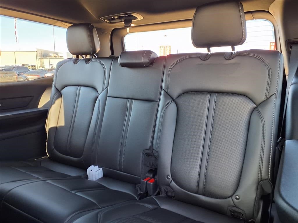 2025 Jeep Wagoneer Base