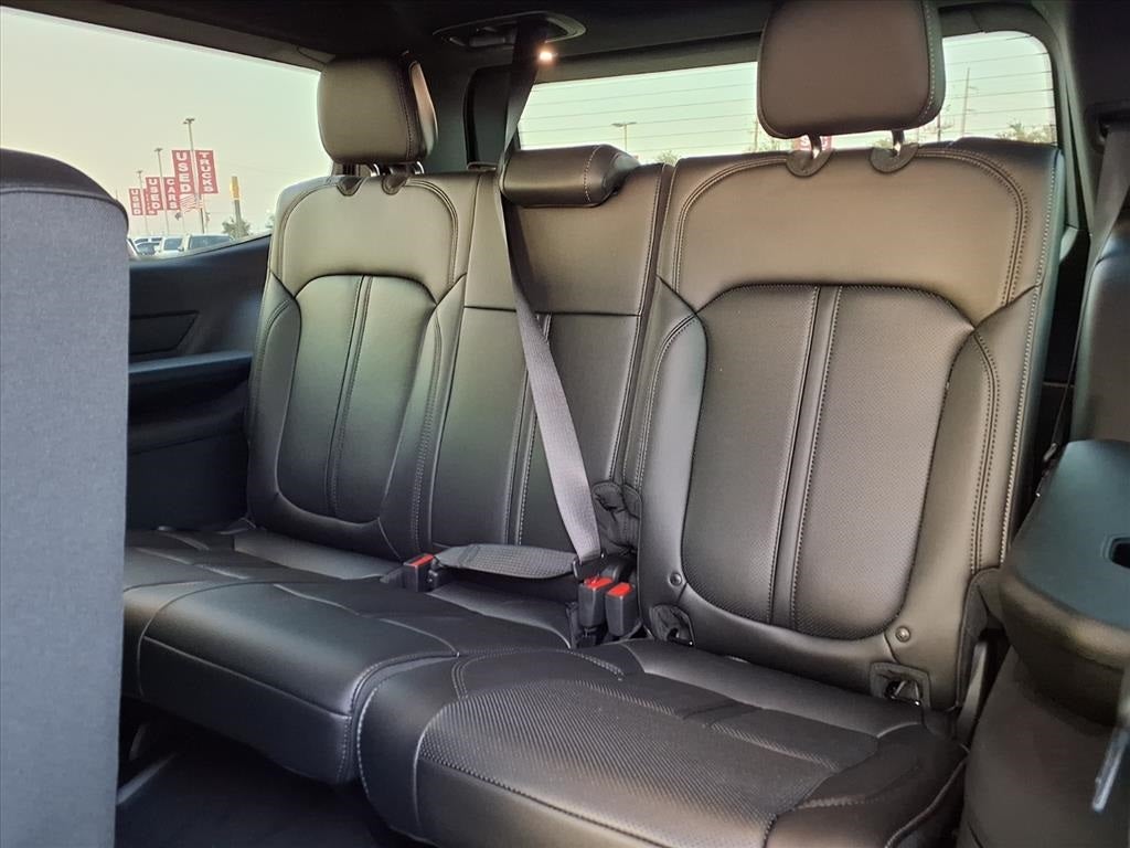 2025 Jeep Wagoneer Base