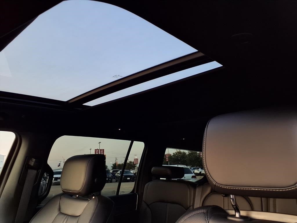 2025 Jeep Wagoneer Base