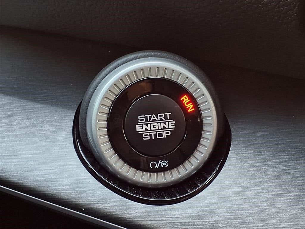 2025 Jeep Wagoneer Base