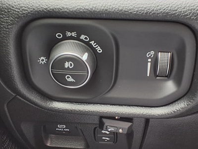 2022 RAM RAM 1500 Big Horn/Lone Star SPORT APPEARANCE PKG