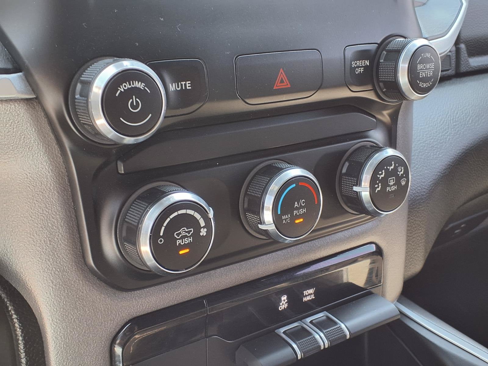 2022 RAM 1500 Big Horn/Lone Star SPORT APPEARANCE PKG