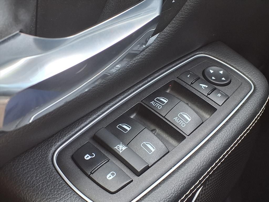 2024 RAM RAM 1500 Laramie BLIND-SPOT & PARK SENSE®