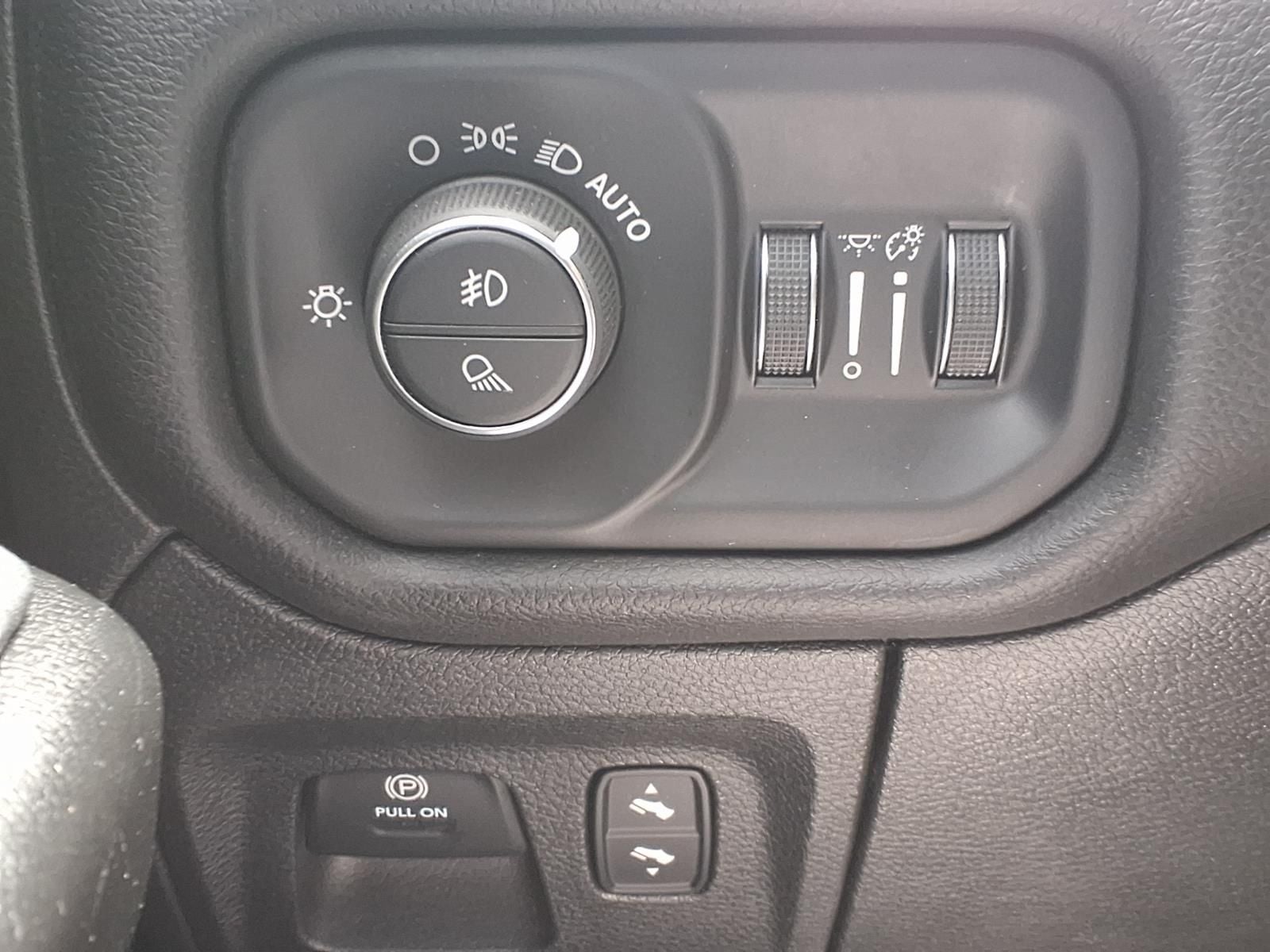 2025 RAM RAM 1500 Big Horn/Lone Star 4X4 SPORT APPEARANCE PKG