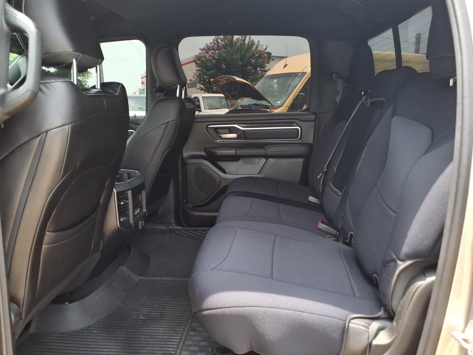 2025 RAM RAM 1500 Big Horn/Lone Star 4X4 SPORT APPEARANCE PKG