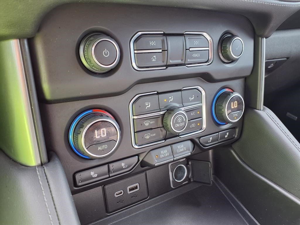 2021 Chevrolet Suburban LT SIGNATURE PKG