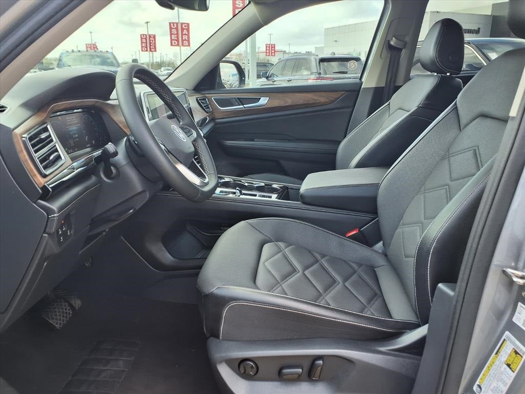 2024 Volkswagen Atlas 2.0T SE w/Technology AWD