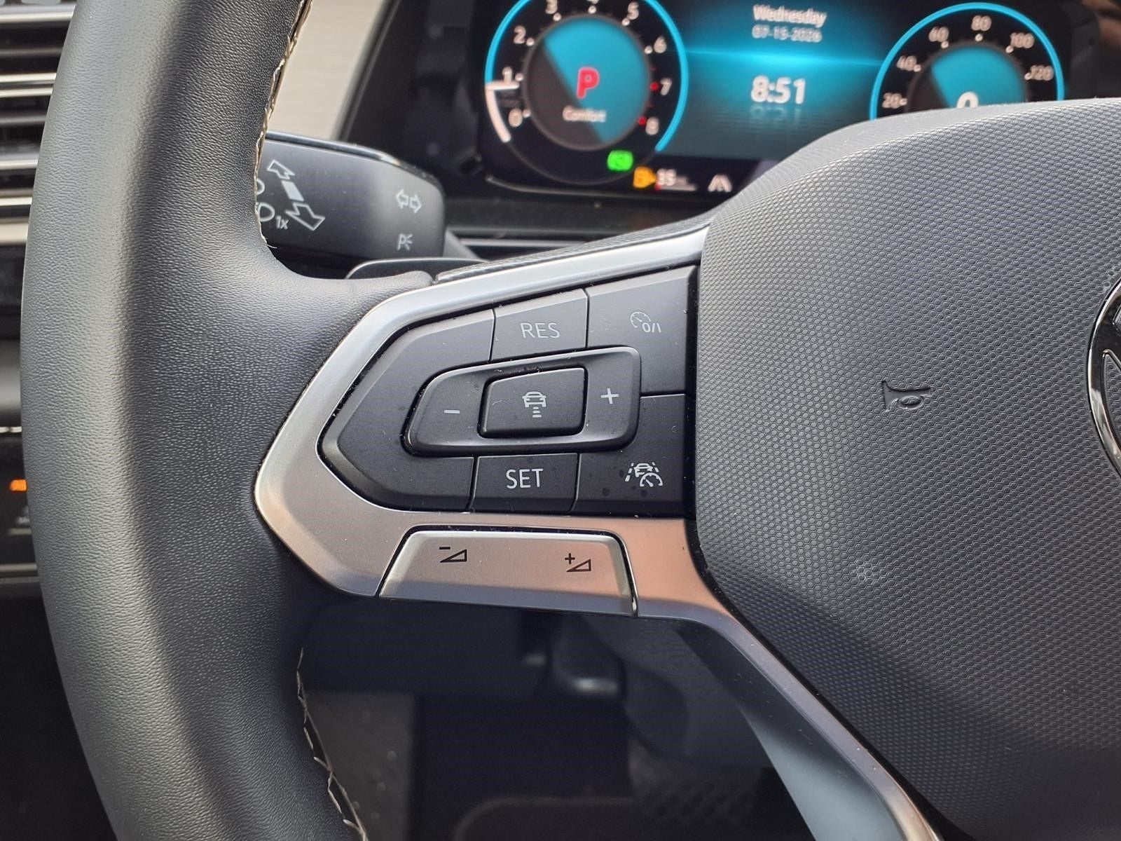 2024 Volkswagen Atlas Cross Sport 2.0T SE w/Technology