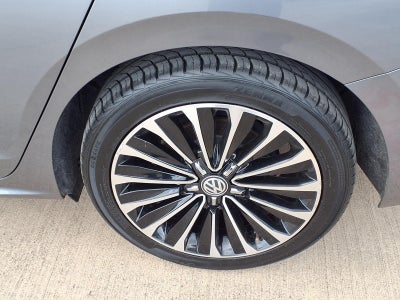 2022 Volkswagen Passat 2.0T Limited Edition