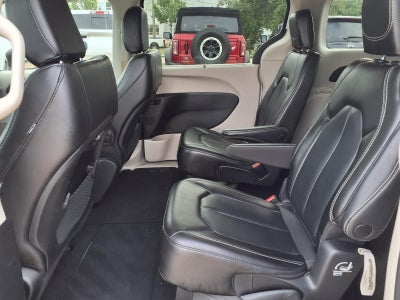 2023 Chrysler Pacifica Touring L BLIND-SPOT