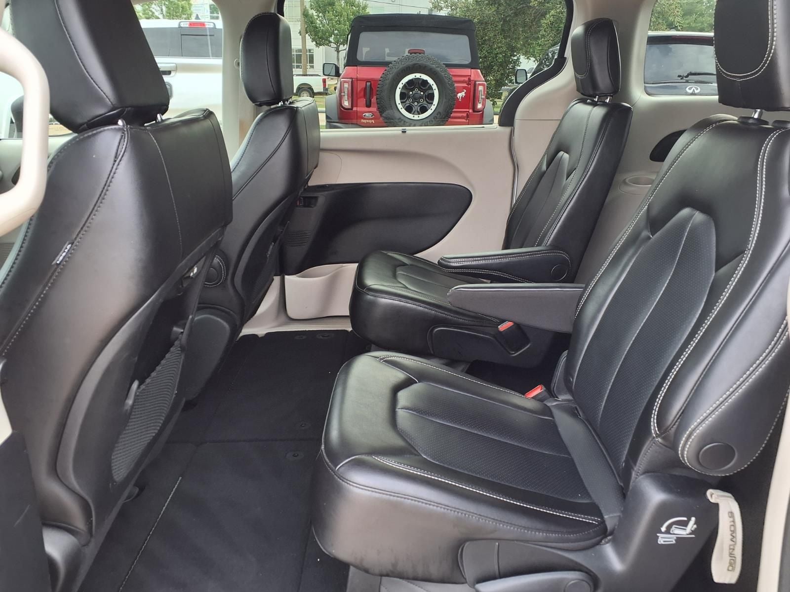 2023 Chrysler Pacifica Touring L BLIND-SPOT