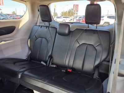 2023 Chrysler Pacifica Touring L BLIND SPOT