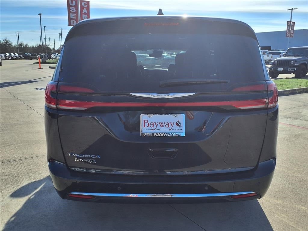 2023 Chrysler Pacifica Touring L BLIND SPOT