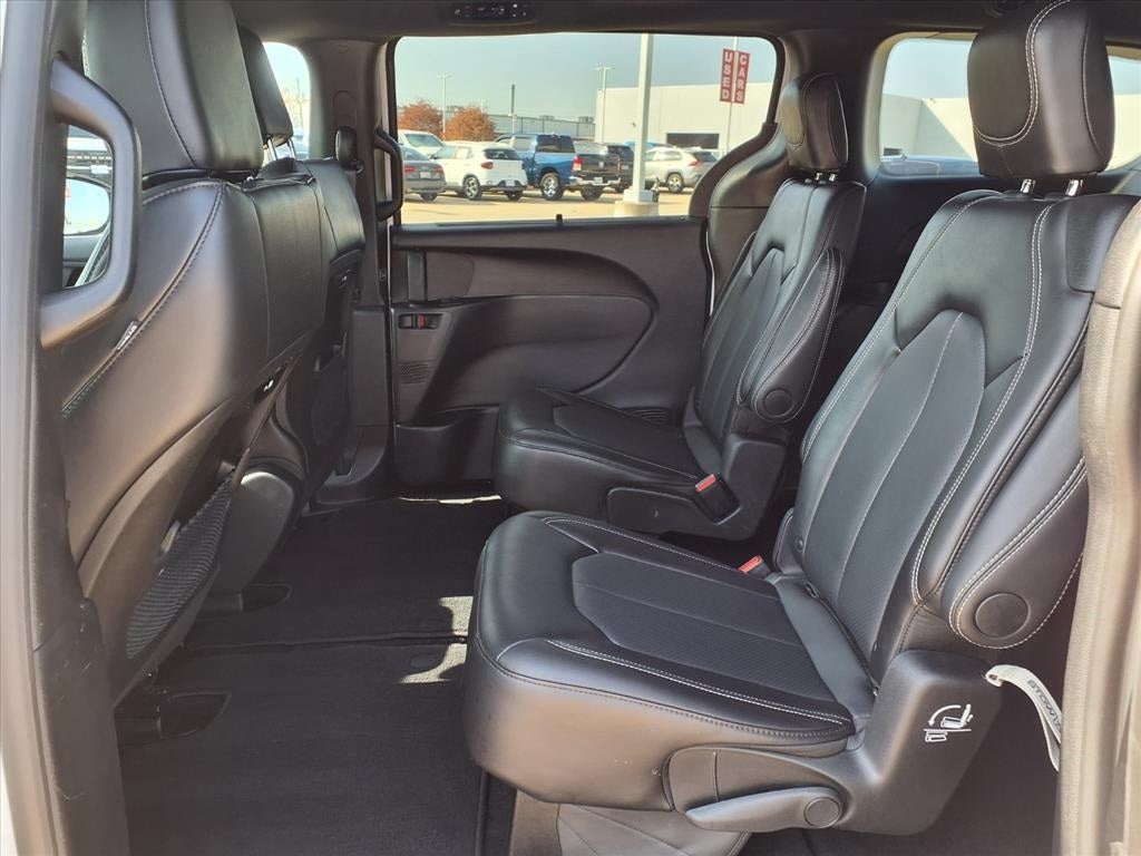 2025 Chrysler Pacifica Select APPLE CARPLAY & ANDROID AUTO